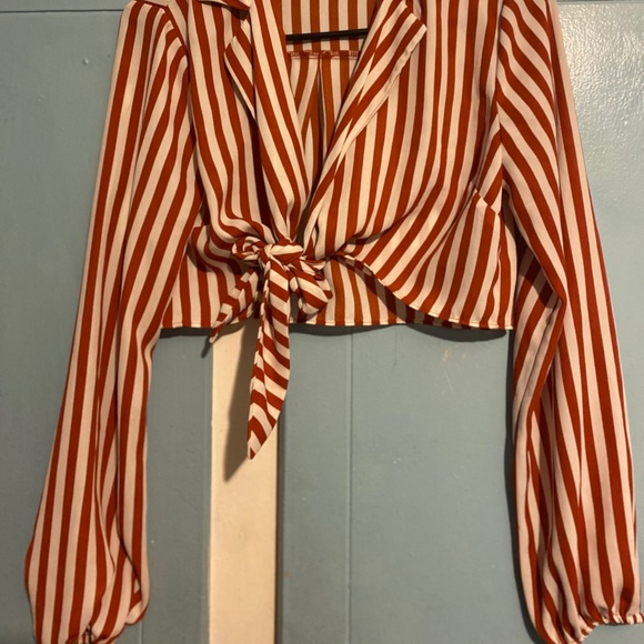 Tie crop top with long sleeves - Picture 2 of 6